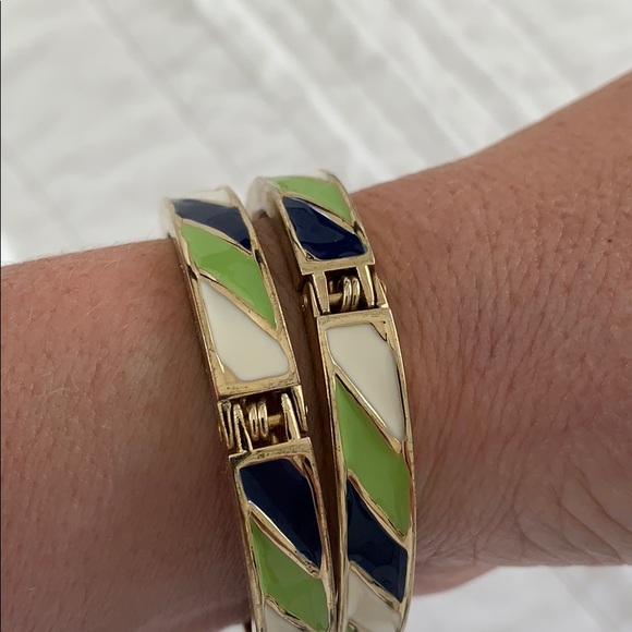 Two matching brackets - Picture 5 of 8